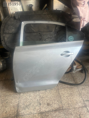 Jetta sol arka kapı grı fenk orjınal coz az hasarlı