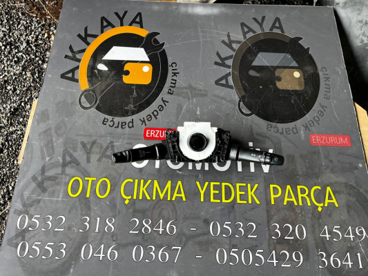 8617A577 Mitsubishi L200 Far Silgi Sinyal Kolu Orjinal Çıkma