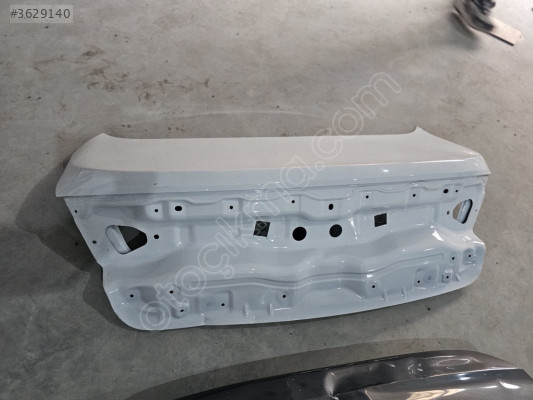 RENAULT MEGAN 4 BEYAZ BAGAJ KAPAĞI ORJINAL BOYASIZ