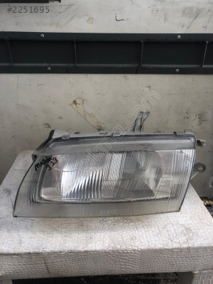 Mazda 323 far