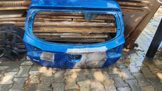 Kia Rio bagaj kapağı orjinal çıkma