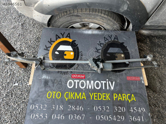 Ford C-Max 2 ön Cam Silecek Motoru Orjinal Çıkma
