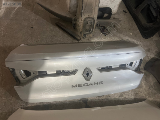RENAULT MEGANE 4 ÇIKMA BAGAJ KAPAĞI
