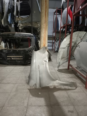 TOYOTA YARİS SAĞ ÇAMURLUK 2000-2006 ÇIKMA PARÇA ORJİNAL