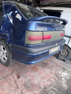 RENAULT R19 HATCHBACK ARKA TAMPON