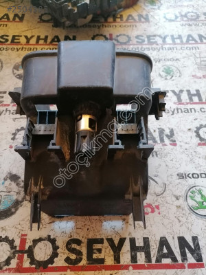 13262614 opel astra j orta konsol çakmaklık braketi