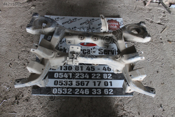 NİSSAN PATHFİNDER 2005 2.5 DİZEL ARKA ŞASE TRAVERSİ