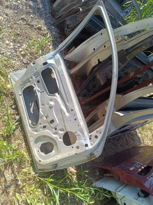 Opel vectra B sol ön kapı