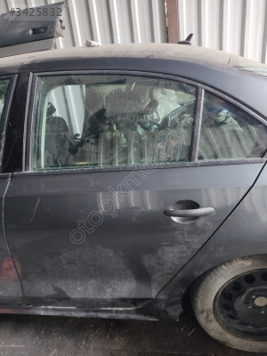 VW JETTA 2011 TRENTLAYN CIKMA ORJİNAL SOL ARKA KAPI HATASIZ