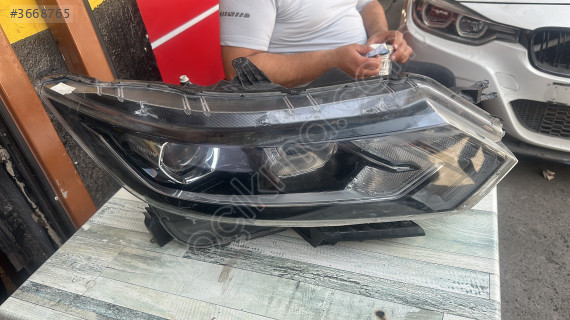 NİSSAN QASHQAİ SAĞ FAR ÇIKMA