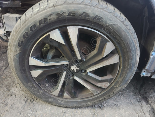 Peugeot 2008 SUV çelik jant