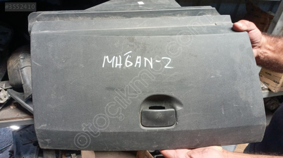 RENAULT MEGAN 2 TORPİDO KAPAGI CIKMA