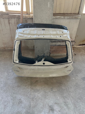 VOLVO V40 BAGAJ KAPAĞI HAFİF HASARLI