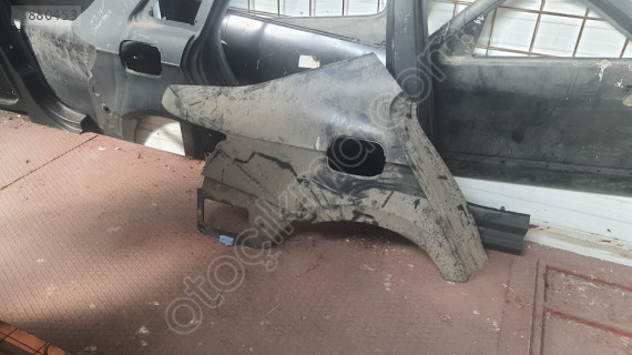 skoda süper b sağ arka camurluk