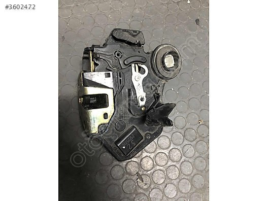 TOYOTA COROLLA ARKA KAPI KİLİDİ