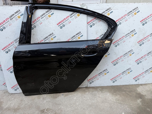 BMW 5.serisi g30 sol arka kapı (az kusurlu)