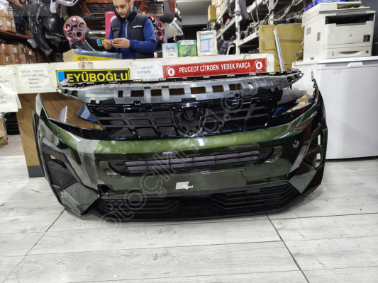 Peugeot rifter 2024 dolu ön tampon