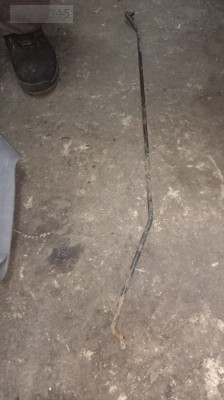 Toyota Carina kaput dayama demiri