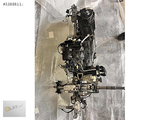 BMW 5 kasa g30 ön göğüs demiri komple