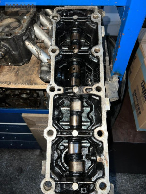 VECTRA A 1.8 2.0 EKSANTRİK KULE MİL MOTOR KAPAK