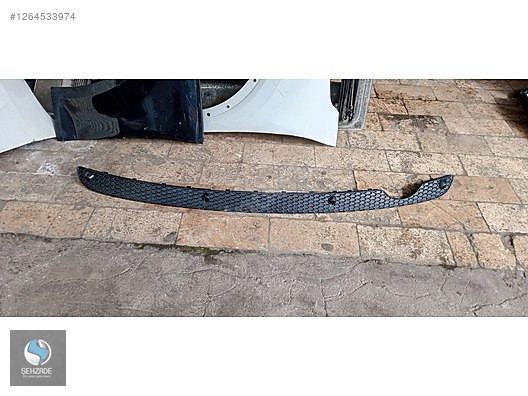 AUDİ Q5 ARKA TAMPON SPOYLERİ