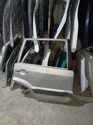 2008 FORD FUSİON SAĞ ARKA KAPI ORJ ÇIKMA
