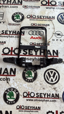 1K0868519 vw golf 6 orta konsol teyp çerçevesi