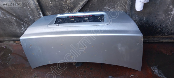 Mazda familia bagaj kapağı