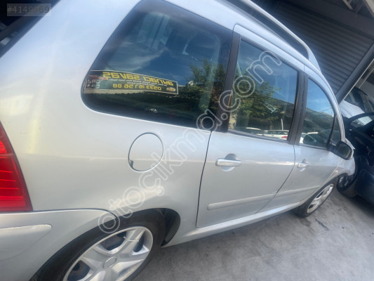 Peugeot 307 sağ ön kapı