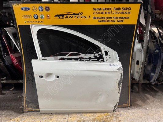 RENAULT TALİANT SAĞ ÖN KAPI ÇIKMA ORİJİNAL