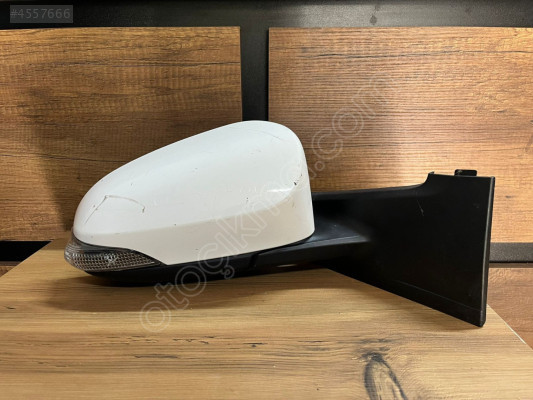 YARİS P13 SAĞ AYNA ORJİNAL E8025614