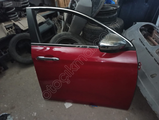 Fiat EGEA sağ ön kapı dolu Alev kırmız  Fiat EGEA Sağ ön ayna