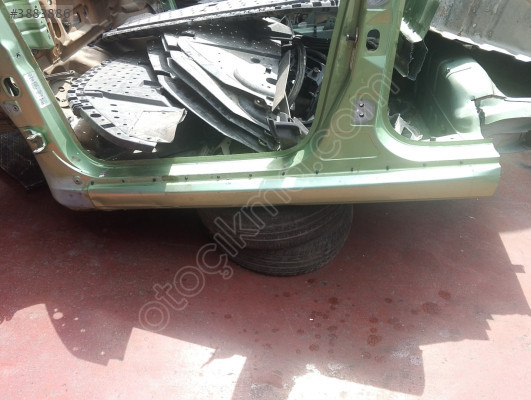 Peugeot 307  çıkma sol marşpiyel