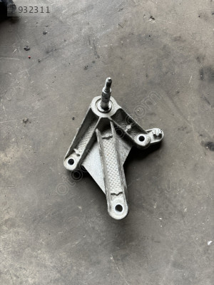 Renault clio4-captur şanzıman üst kulağı