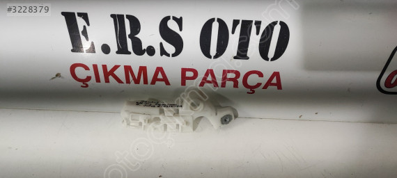 MEGANE 3 ÖN SOL TAMPON BRAKETİ 620942155R SIFIR
