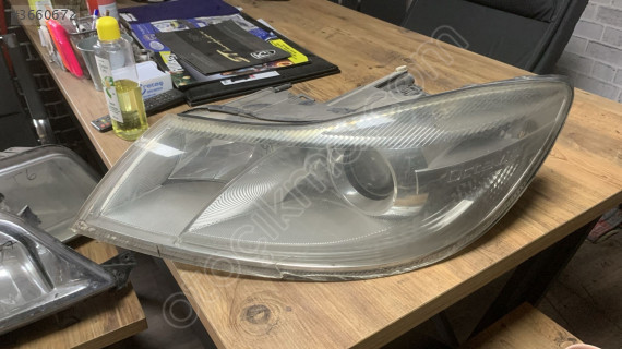 Skoda Octavia İçin Çıkma Sol Ön Far Parçası