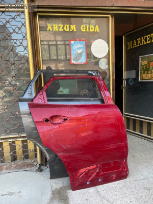 Peugeot 3008 Sağ Arka Kapı Orijinal Tertemiz