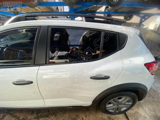 DACİA SANDERO SOL ARKA KAPI