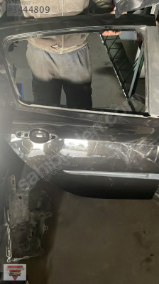 RENAULT CLİO 3 SAĞ ARKA KAPI ÇIKMA YEDEK PARÇA 05336734493