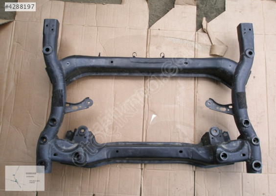 MERCEDES C SERİ W205 TRAVERS ÖN