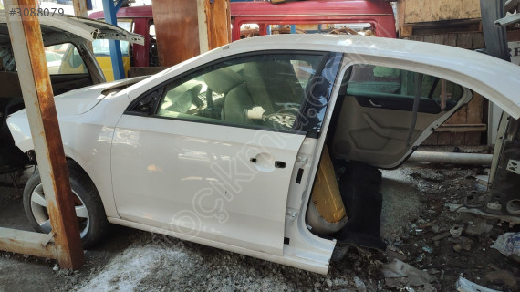 2015-2019 SKODA RAPİD SOL ÖN KAPI (DOLU)