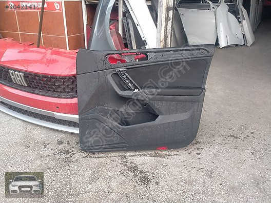 2019 Volkswagen Tiguan sağ ön kapı döşemesi