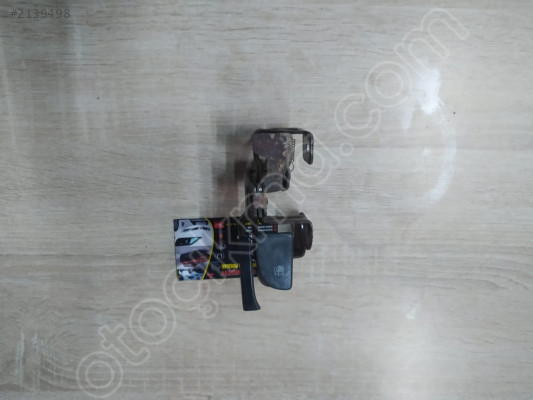 Mazda 626 Bagaj ve Benzin Depo Açma Kolu 98-02 çıkma