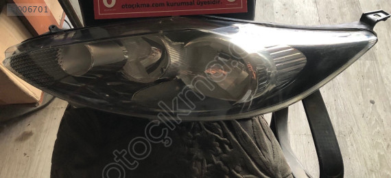 Ford fiesta sol far çıkma yedek parça