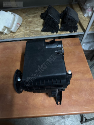 Toyota hlux Revo hava filtre kutusu