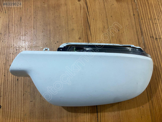 AUDİ A4 SAĞ AYNA KAPAĞI SİNYALİ ORJİNAL ÇIKMA