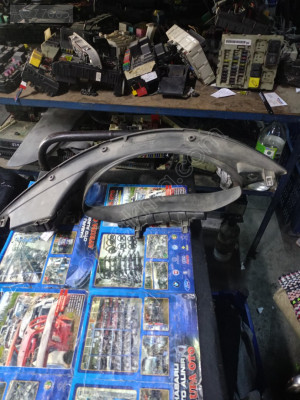 98AB-10A894 Ford Focus 1.98/05 model gösterge saati çerçevesi