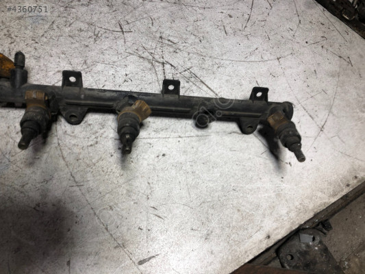 Kia Shuma Rio 1.5-1.6 2002-2006 Enjektör Kütüğü OK30E13150