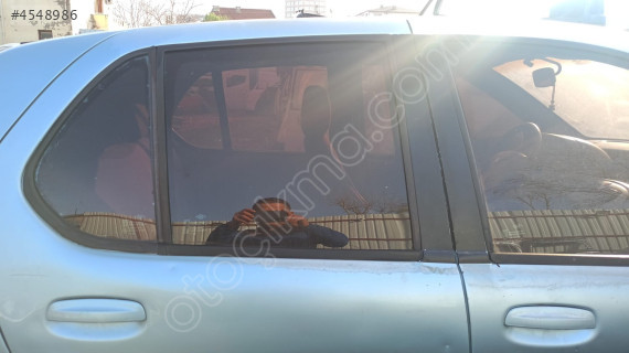 tata indica sağ arka arka kapı camı