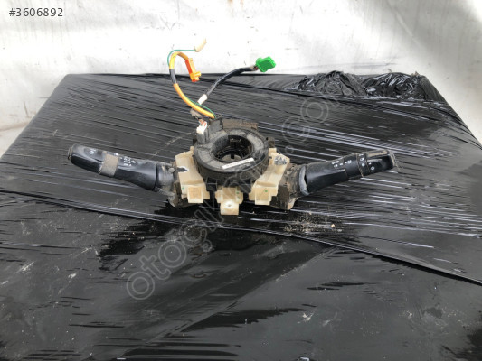 ISUZU D MAX SİLECEK SİNYAL KOLU